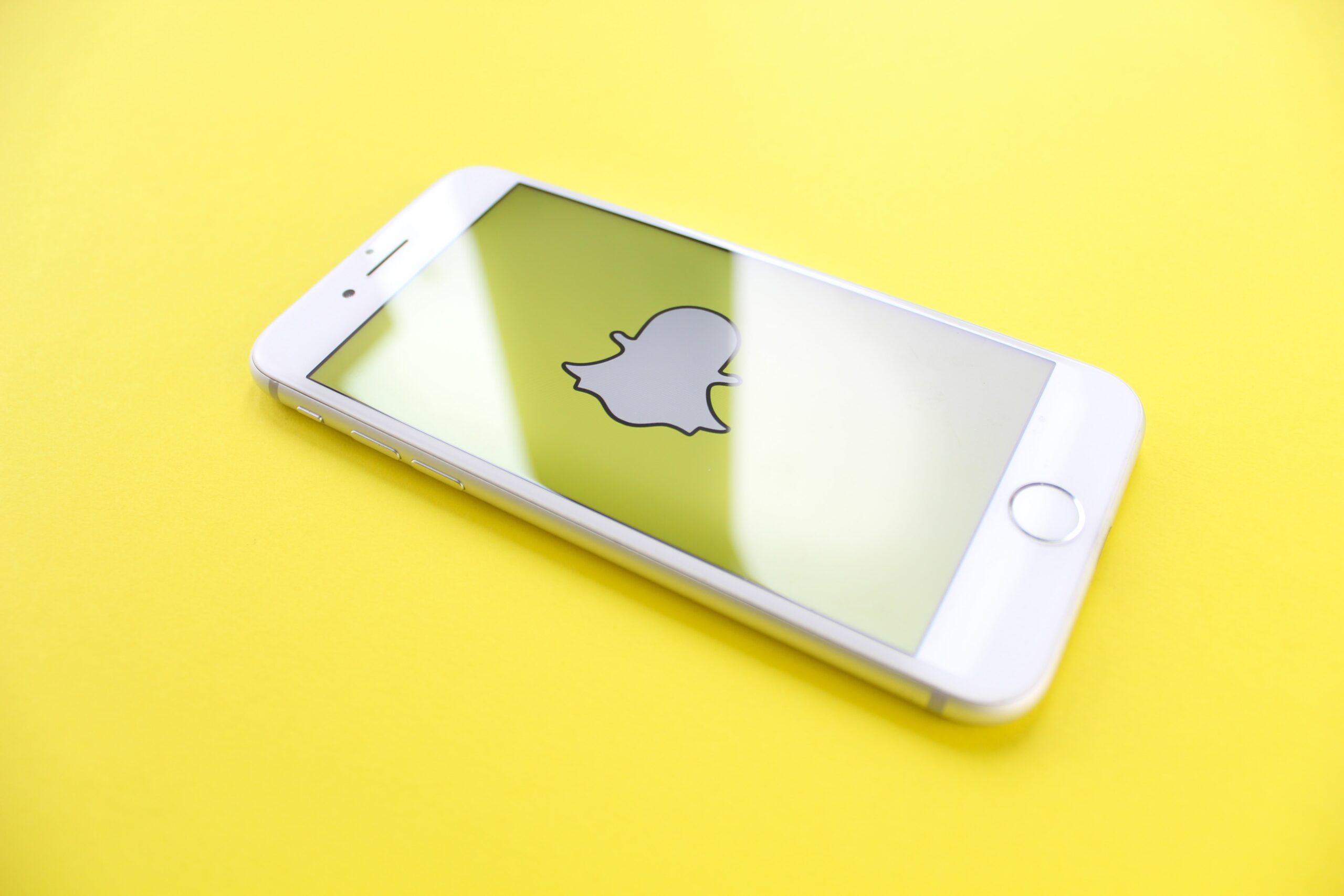 Snapchat lancia un chatbot basato sulla tecnologia di chatGPT