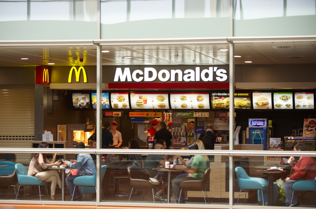 Strategie di marketing di McDonald's: dai pasti ai clienti felici